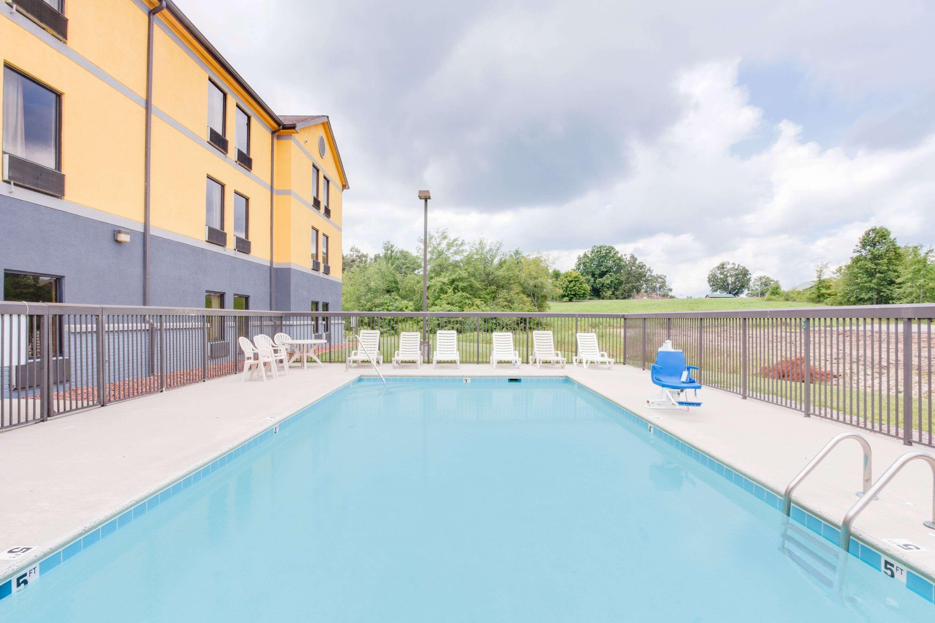 Super 8 By Wyndham Crossville Tn Extérieur photo